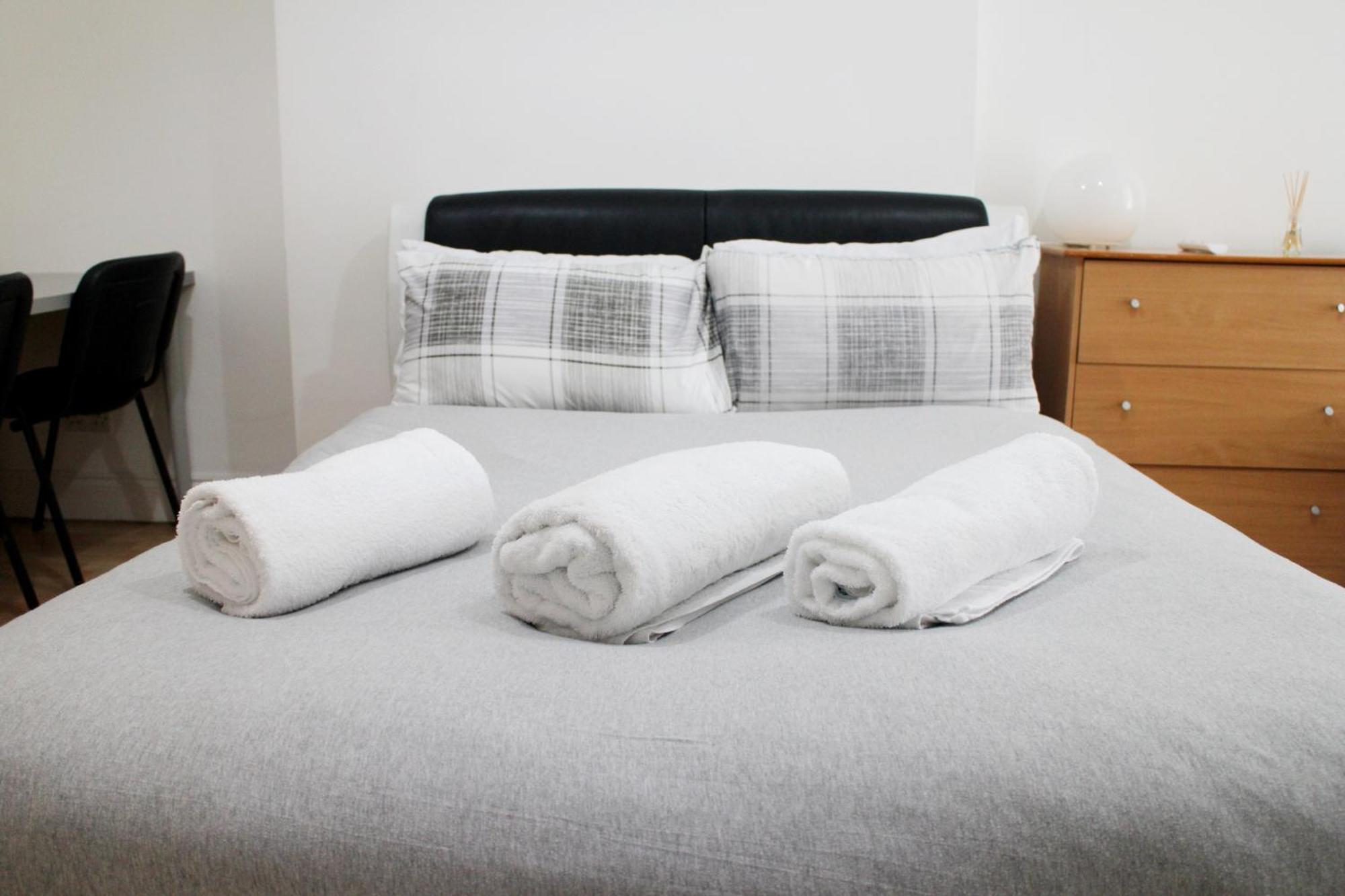 Large Studio Garden Flat On Golders Green Road London Exterior foto