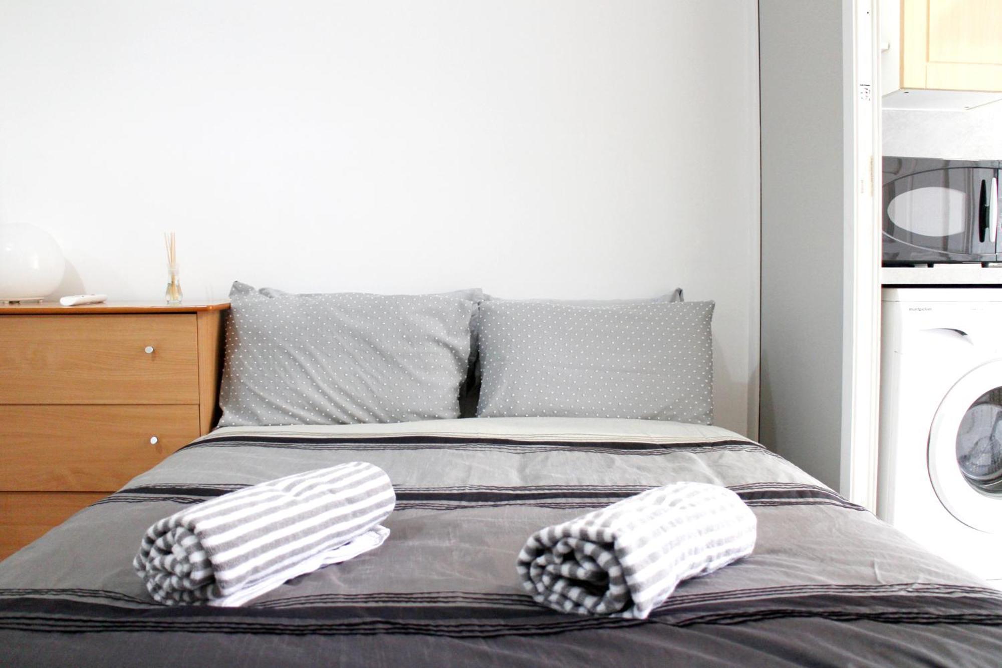 Large Studio Garden Flat On Golders Green Road London Exterior foto