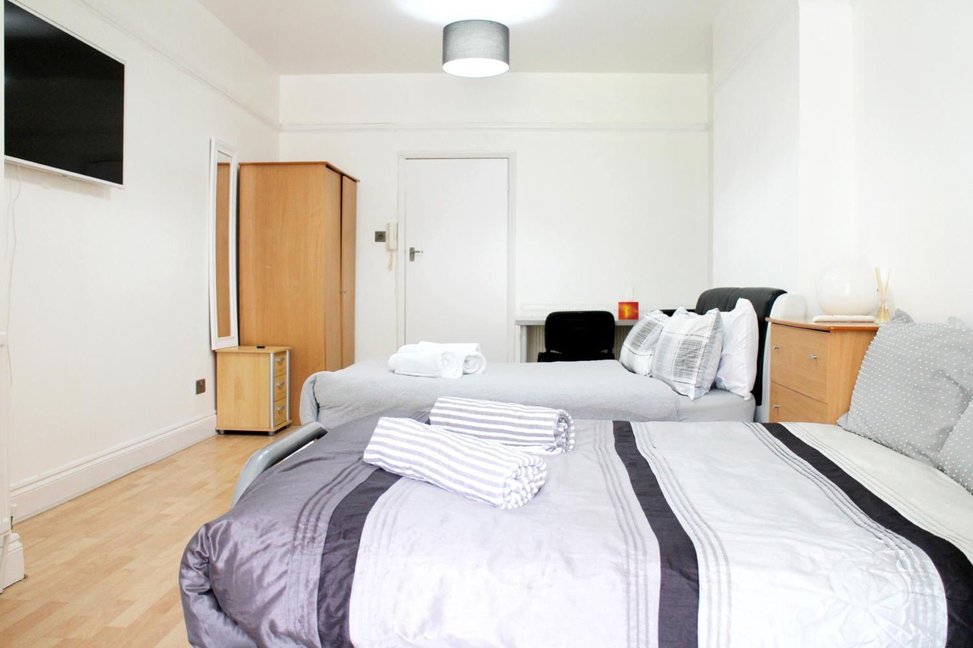 Large Studio Garden Flat On Golders Green Road London Exterior foto
