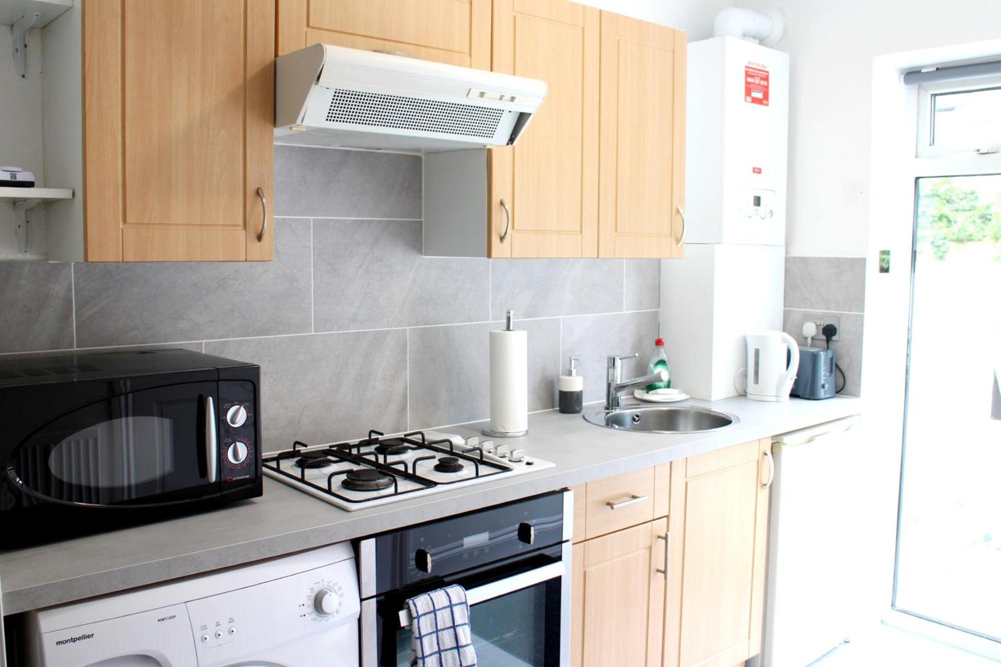 Large Studio Garden Flat On Golders Green Road London Exterior foto