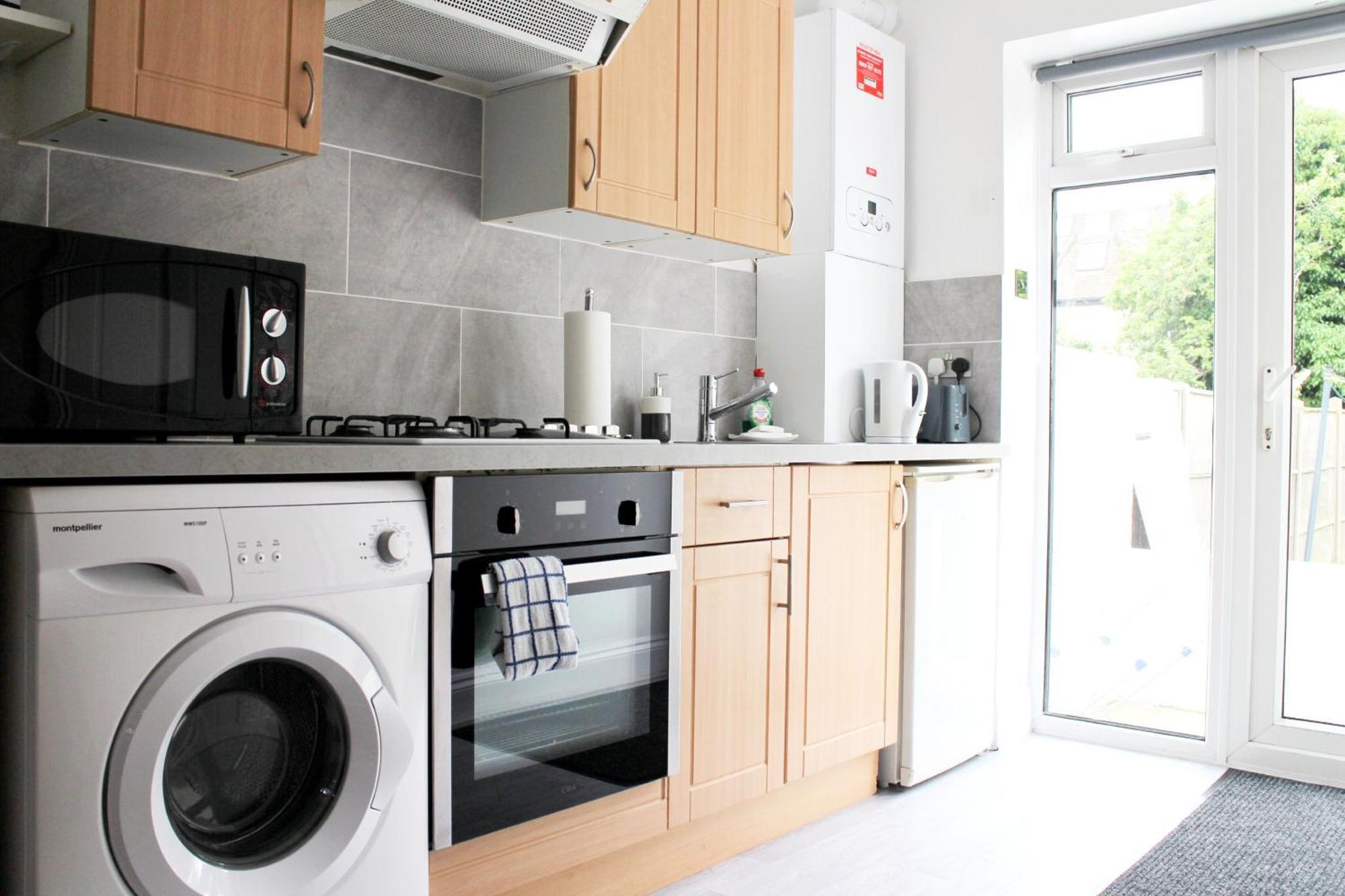 Large Studio Garden Flat On Golders Green Road London Exterior foto