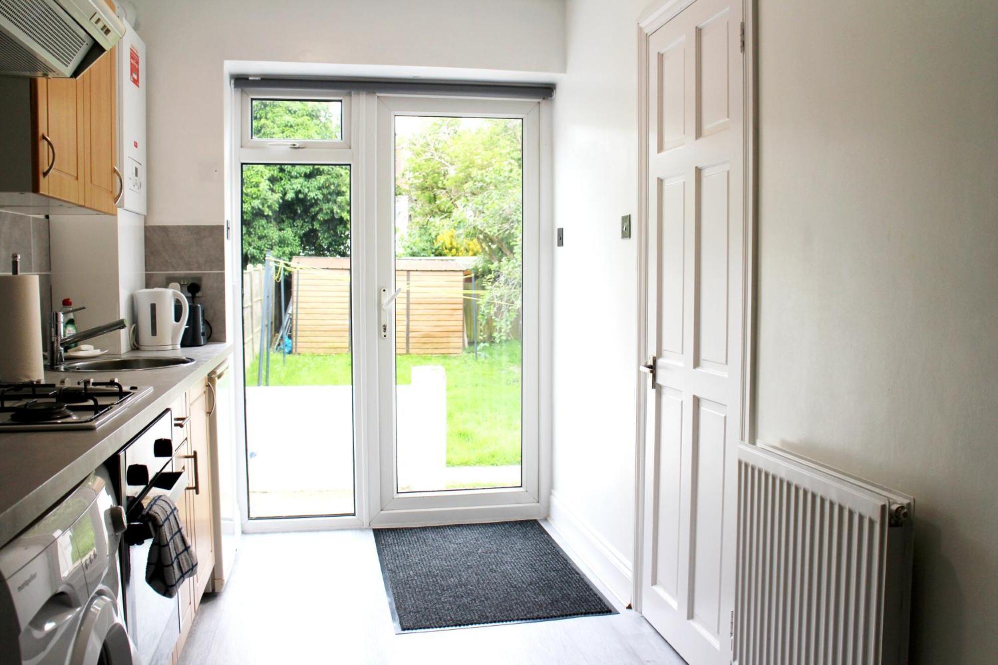 Large Studio Garden Flat On Golders Green Road London Exterior foto